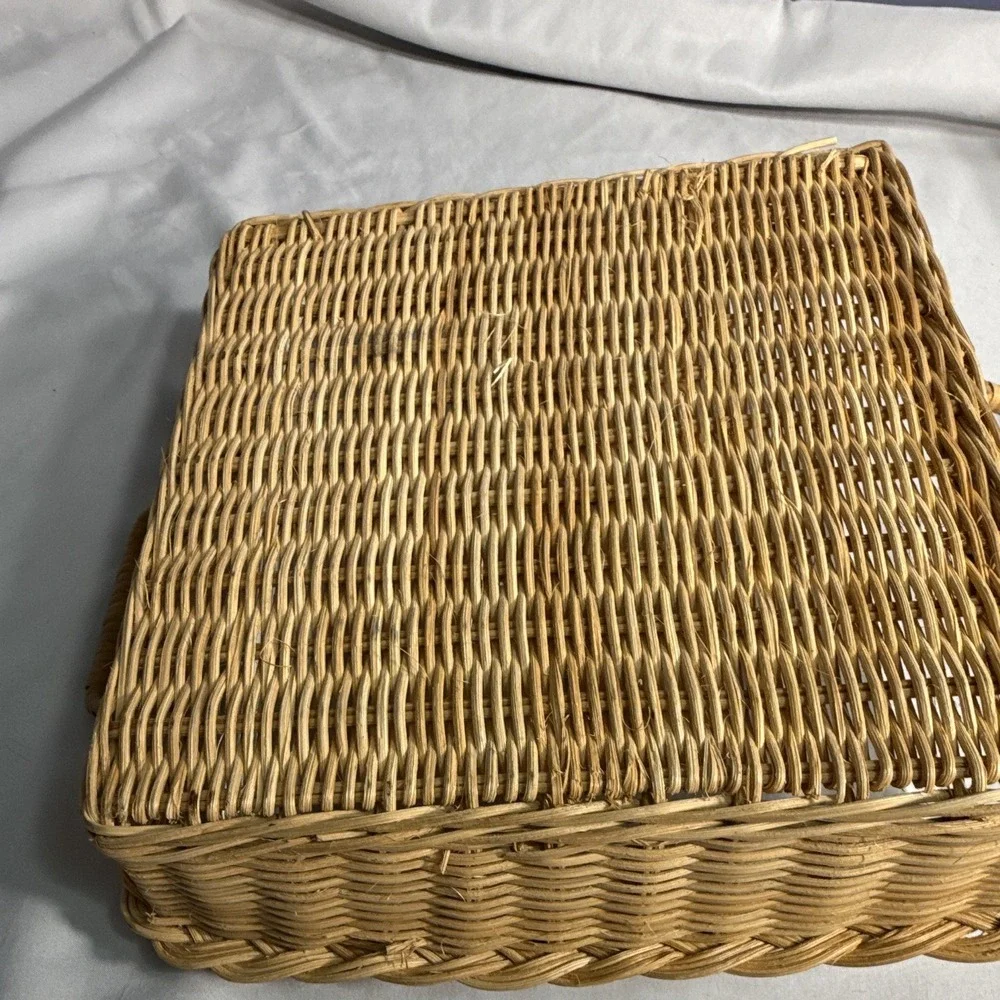 Pyrex 2 Qt Clear Glass Square Baking Dish 232 w/ Wicker Basket Carrier